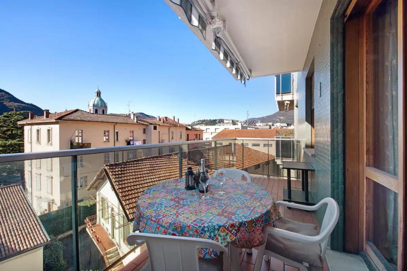 Appartamento House Of Roses Con Vista Duomo Como Exterior photo